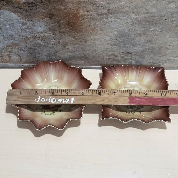 Pair of Schivarzenhammer Bavaria Courting Couple Scalloped Bowls - Picture 9 of 10